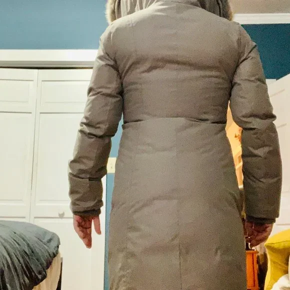 EUC ARITZIA WaterProof St. Moritz Parka*The Most Beautiful, Warmest Coat Ever!* - Picture 2 of 16